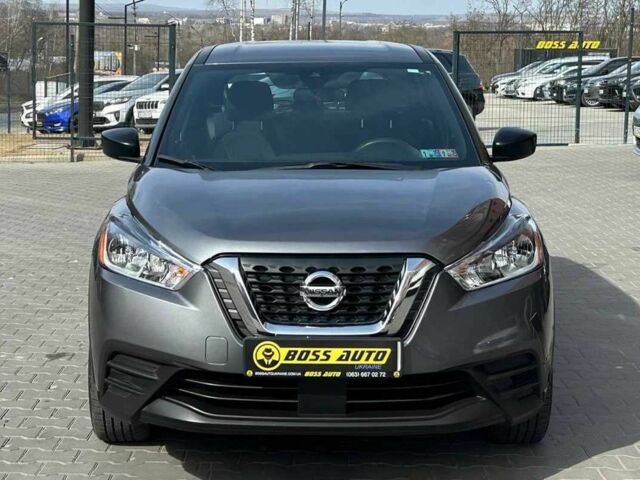 Серый Ниссан Kix, объемом двигателя 1.6 л и пробегом 150 тыс. км за 14900 $, фото 1 на Automoto.ua