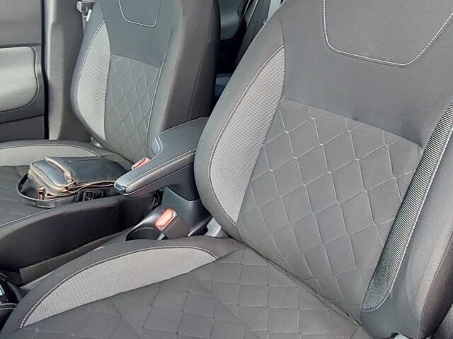 Сірий Ніссан Kix, об'ємом двигуна 0 л та пробігом 33 тис. км за 14900 $, фото 18 на Automoto.ua