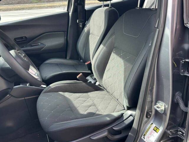 Серый Ниссан Kix, объемом двигателя 1.6 л и пробегом 150 тыс. км за 14900 $, фото 8 на Automoto.ua