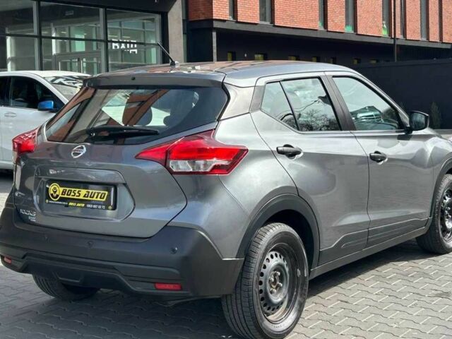 Серый Ниссан Kix, объемом двигателя 1.6 л и пробегом 150 тыс. км за 14900 $, фото 5 на Automoto.ua