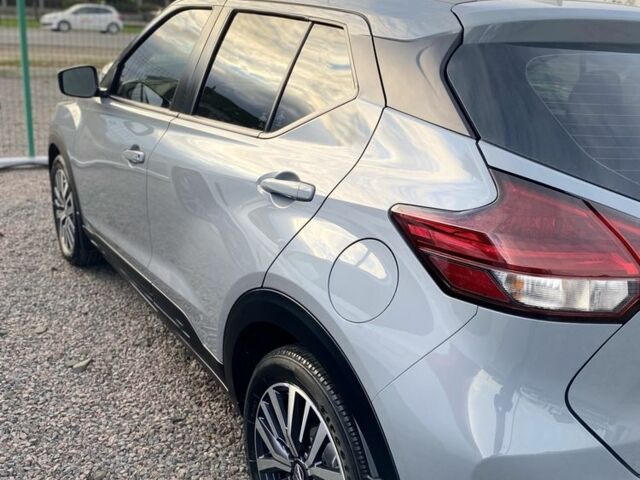 Серый Ниссан Kix, объемом двигателя 1.6 л и пробегом 60 тыс. км за 15200 $, фото 7 на Automoto.ua