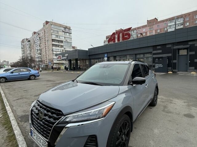 Серый Ниссан Kix, объемом двигателя 1.6 л и пробегом 47 тыс. км за 20000 $, фото 4 на Automoto.ua