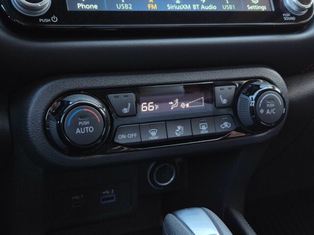 Сірий Ніссан Kix, об'ємом двигуна 1.6 л та пробігом 49 тис. км за 19499 $, фото 22 на Automoto.ua