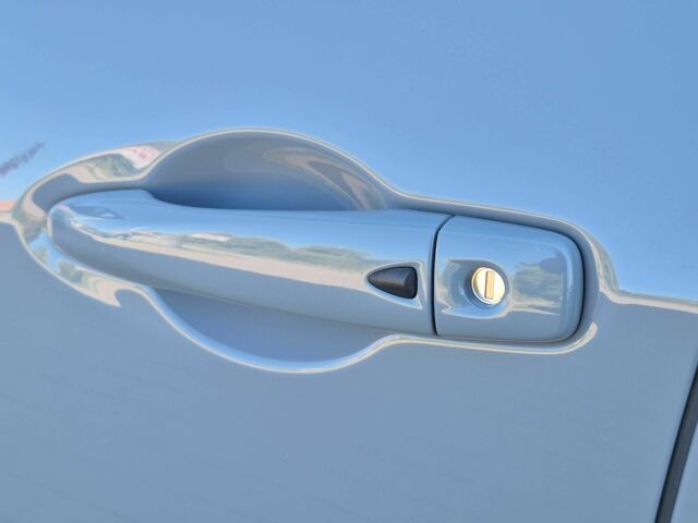 Сірий Ніссан Kix, об'ємом двигуна 1.6 л та пробігом 49 тис. км за 19499 $, фото 20 на Automoto.ua