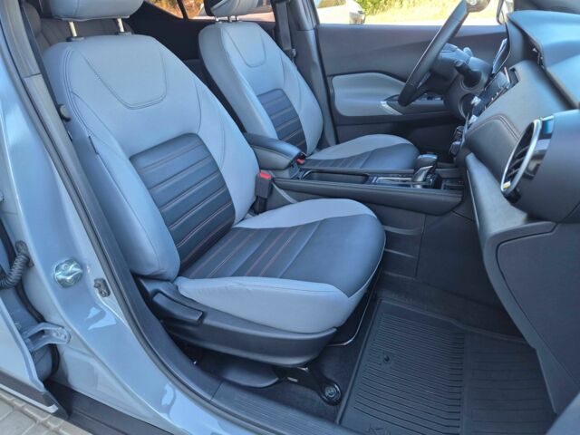 Сірий Ніссан Kix, об'ємом двигуна 1.6 л та пробігом 49 тис. км за 19499 $, фото 15 на Automoto.ua