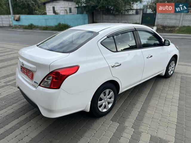 Белый Ниссан Latio, объемом двигателя 1.2 л и пробегом 68 тыс. км за 7500 $, фото 44 на Automoto.ua