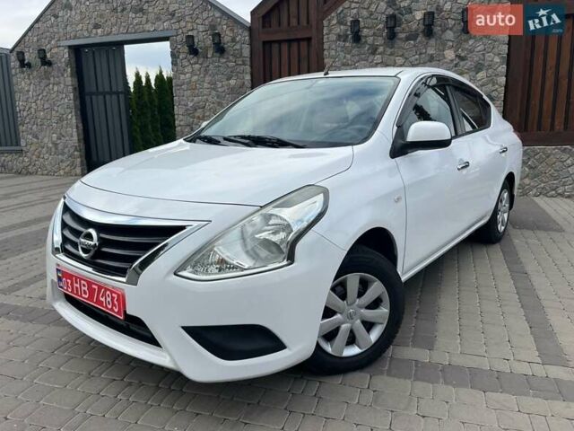 Белый Ниссан Latio, объемом двигателя 1.2 л и пробегом 68 тыс. км за 7500 $, фото 5 на Automoto.ua