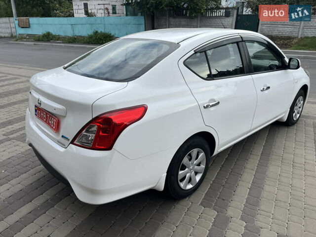 Белый Ниссан Latio, объемом двигателя 1.2 л и пробегом 68 тыс. км за 7500 $, фото 42 на Automoto.ua