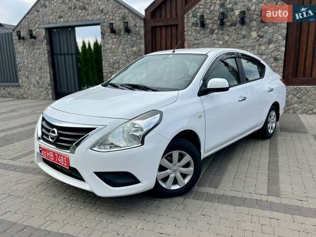 Белый Ниссан Latio, объемом двигателя 1.2 л и пробегом 68 тыс. км за 7500 $, фото 13 на Automoto.ua