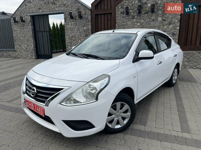 Белый Ниссан Latio, объемом двигателя 1.2 л и пробегом 68 тыс. км за 7500 $, фото 6 на Automoto.ua