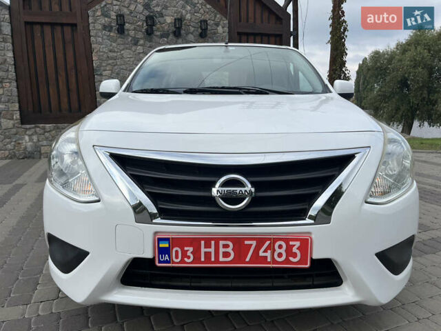 Белый Ниссан Latio, объемом двигателя 1.2 л и пробегом 68 тыс. км за 7500 $, фото 3 на Automoto.ua