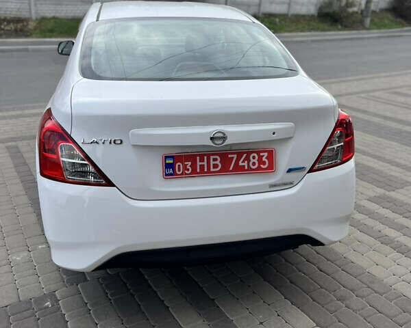 Белый Ниссан Latio, объемом двигателя 1.2 л и пробегом 68 тыс. км за 7500 $, фото 31 на Automoto.ua