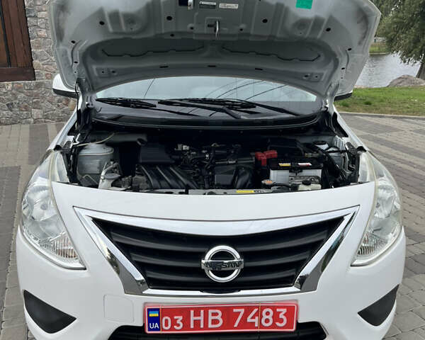 Белый Ниссан Latio, объемом двигателя 1.2 л и пробегом 68 тыс. км за 7500 $, фото 92 на Automoto.ua