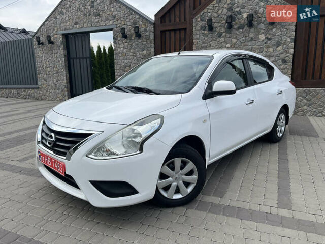 Белый Ниссан Latio, объемом двигателя 1.2 л и пробегом 68 тыс. км за 7500 $, фото 7 на Automoto.ua