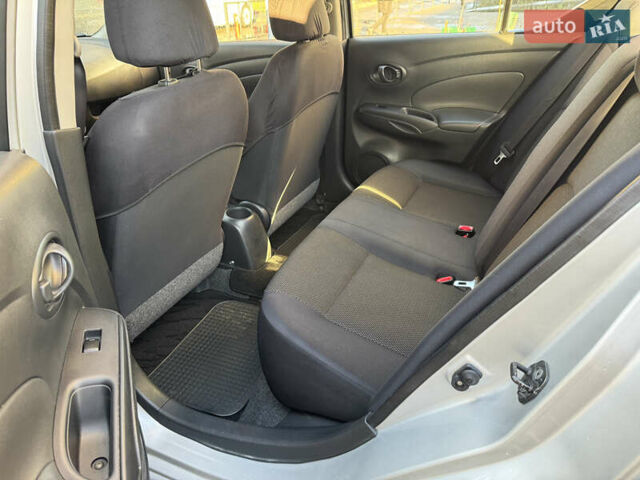 Серый Ниссан Latio, объемом двигателя 0 л и пробегом 95 тыс. км за 5900 $, фото 9 на Automoto.ua