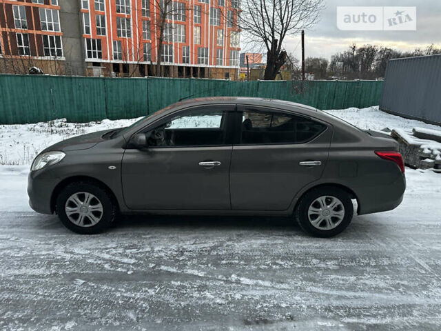 Сірий Ніссан Latio, об'ємом двигуна 1.2 л та пробігом 55 тис. км за 8100 $, фото 3 на Automoto.ua