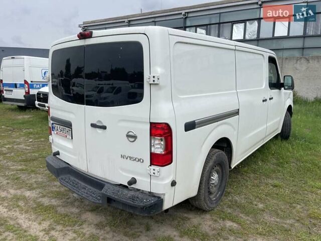 Белый Ниссан NV1500, объемом двигателя 4 л и пробегом 109 тыс. км за 8500 $, фото 6 на Automoto.ua