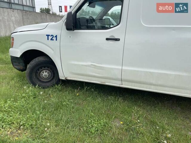 Белый Ниссан NV1500, объемом двигателя 4 л и пробегом 109 тыс. км за 8500 $, фото 3 на Automoto.ua
