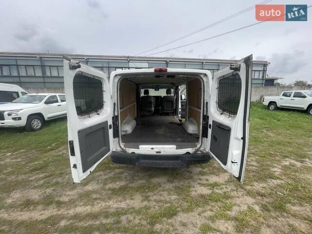 Белый Ниссан NV1500, объемом двигателя 4 л и пробегом 109 тыс. км за 8500 $, фото 11 на Automoto.ua