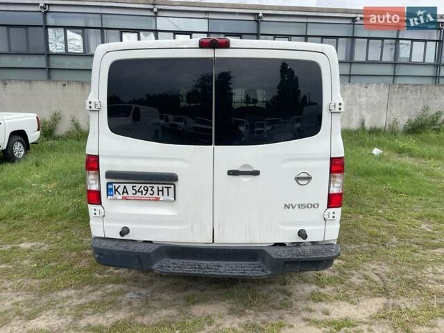 Белый Ниссан NV1500, объемом двигателя 4 л и пробегом 109 тыс. км за 8500 $, фото 5 на Automoto.ua
