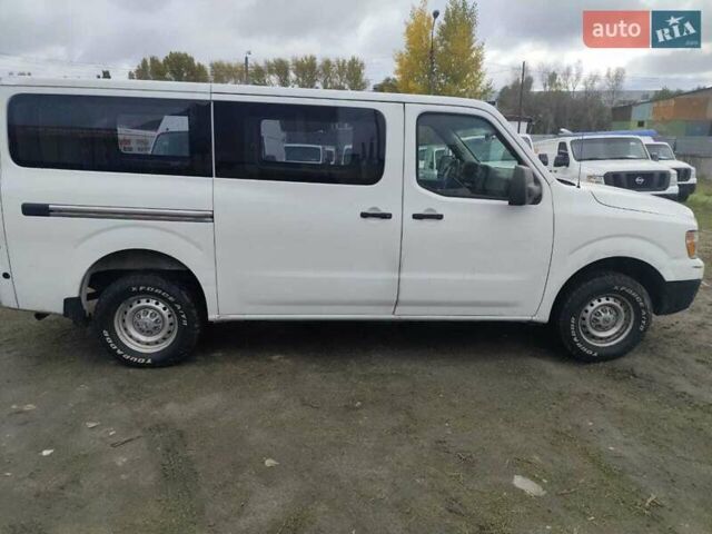 Белый Ниссан NV1500, объемом двигателя 4 л и пробегом 128 тыс. км за 27000 $, фото 5 на Automoto.ua