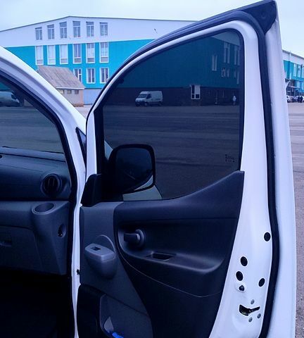 Белый Ниссан NV200, объемом двигателя 0 л и пробегом 92 тыс. км за 17000 $, фото 5 на Automoto.ua
