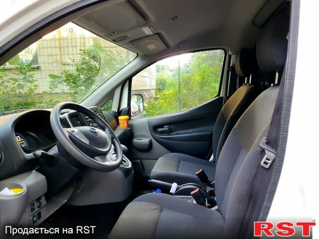 Белый Ниссан NV200, объемом двигателя 80 л и пробегом 23 тыс. км за 15900 $, фото 10 на Automoto.ua