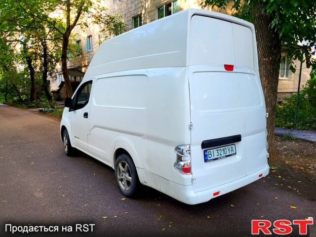 Белый Ниссан NV200, объемом двигателя 80 л и пробегом 23 тыс. км за 15900 $, фото 6 на Automoto.ua