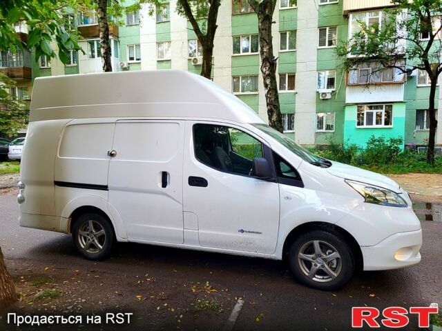 Белый Ниссан NV200, объемом двигателя 80 л и пробегом 23 тыс. км за 15900 $, фото 4 на Automoto.ua