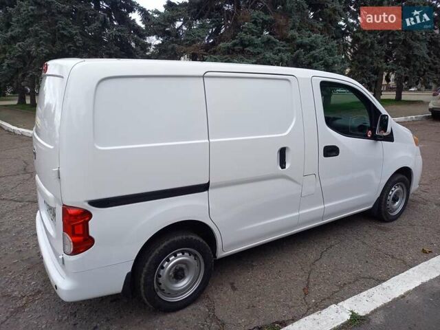 Білий Ніссан NV200, об'ємом двигуна 2 л та пробігом 125 тис. км за 12200 $, фото 7 на Automoto.ua
