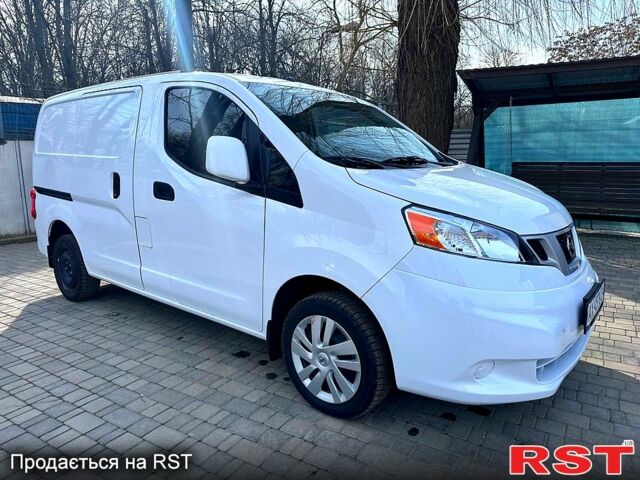 Білий Ніссан NV200, об'ємом двигуна 2 л та пробігом 11 тис. км за 14000 $, фото 5 на Automoto.ua