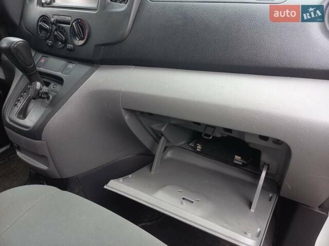 Білий Ніссан NV200, об'ємом двигуна 2 л та пробігом 125 тис. км за 12200 $, фото 21 на Automoto.ua