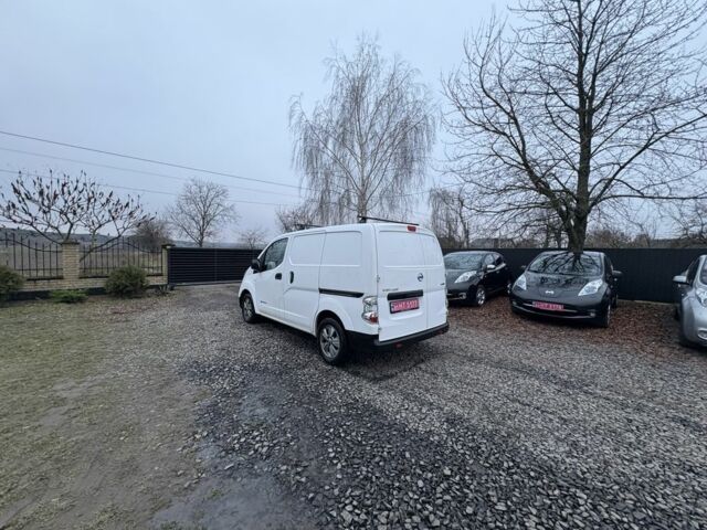 Белый Ниссан NV200, объемом двигателя 0 л и пробегом 127 тыс. км за 6000 $, фото 14 на Automoto.ua