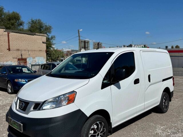 Белый Ниссан NV200, объемом двигателя 2 л и пробегом 206 тыс. км за 9500 $, фото 5 на Automoto.ua