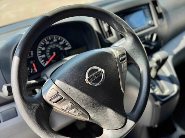 Белый Ниссан NV200, объемом двигателя 2 л и пробегом 206 тыс. км за 9500 $, фото 7 на Automoto.ua