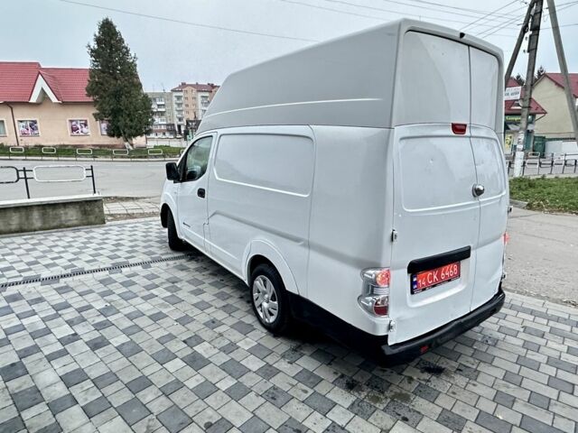 Белый Ниссан NV200, объемом двигателя 0 л и пробегом 40 тыс. км за 12700 $, фото 1 на Automoto.ua