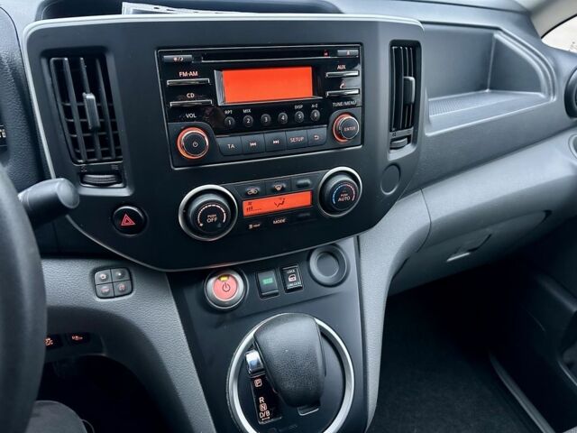 Белый Ниссан NV200, объемом двигателя 0 л и пробегом 40 тыс. км за 12700 $, фото 6 на Automoto.ua