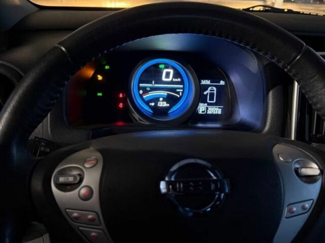 Белый Ниссан NV200, объемом двигателя 0 л и пробегом 38 тыс. км за 14655 $, фото 5 на Automoto.ua