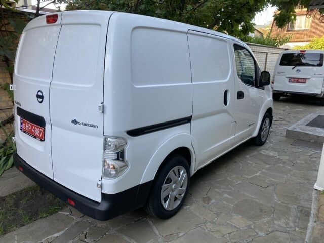 Білий Ніссан NV200, об'ємом двигуна 0 л та пробігом 39 тис. км за 360 $, фото 4 на Automoto.ua