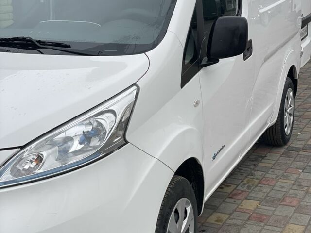 Білий Ніссан NV200, об'ємом двигуна 0 л та пробігом 41 тис. км за 14700 $, фото 1 на Automoto.ua
