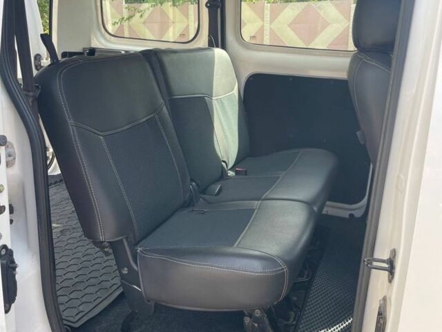 Білий Ніссан NV200, об'ємом двигуна 1.5 л та пробігом 244 тис. км за 7600 $, фото 4 на Automoto.ua