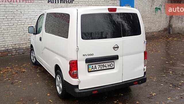 Білий Ніссан NV200, об'ємом двигуна 1.5 л та пробігом 324 тис. км за 8300 $, фото 2 на Automoto.ua