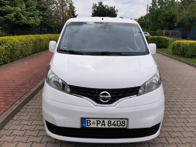 Белый Ниссан NV200, объемом двигателя 1.5 л и пробегом 171 тыс. км за 7800 $, фото 4 на Automoto.ua