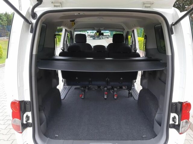 Белый Ниссан NV200, объемом двигателя 1.5 л и пробегом 171 тыс. км за 7800 $, фото 11 на Automoto.ua