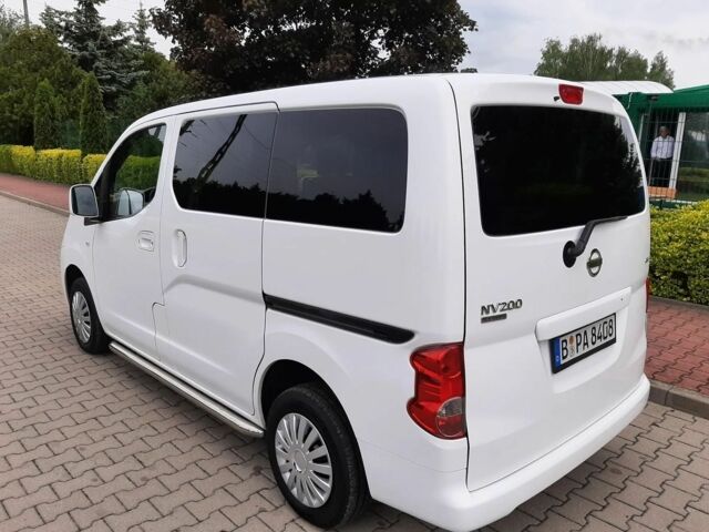 Белый Ниссан NV200, объемом двигателя 1.5 л и пробегом 171 тыс. км за 7800 $, фото 2 на Automoto.ua