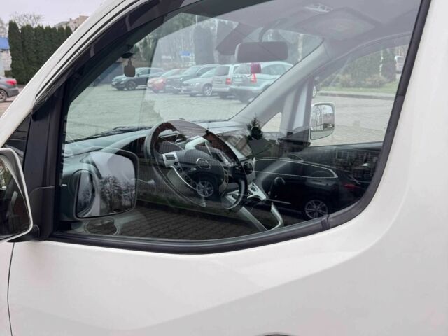 Белый Ниссан NV200, объемом двигателя 1.5 л и пробегом 210 тыс. км за 13000 $, фото 14 на Automoto.ua