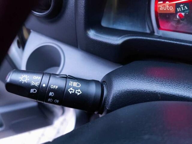 Білий Ніссан NV200, об'ємом двигуна 1.46 л та пробігом 245 тис. км за 6000 $, фото 22 на Automoto.ua