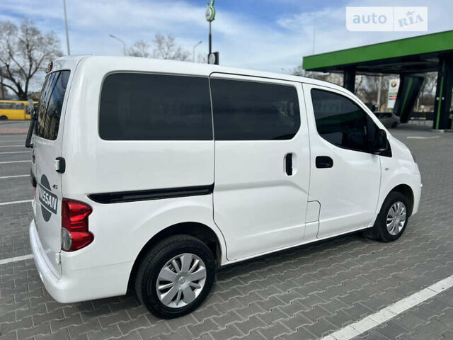 Белый Ниссан NV200, объемом двигателя 1.5 л и пробегом 209 тыс. км за 11350 $, фото 1 на Automoto.ua