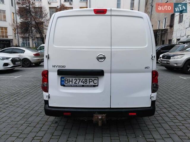Білий Ніссан NV200, об'ємом двигуна 1.46 л та пробігом 245 тис. км за 6000 $, фото 3 на Automoto.ua