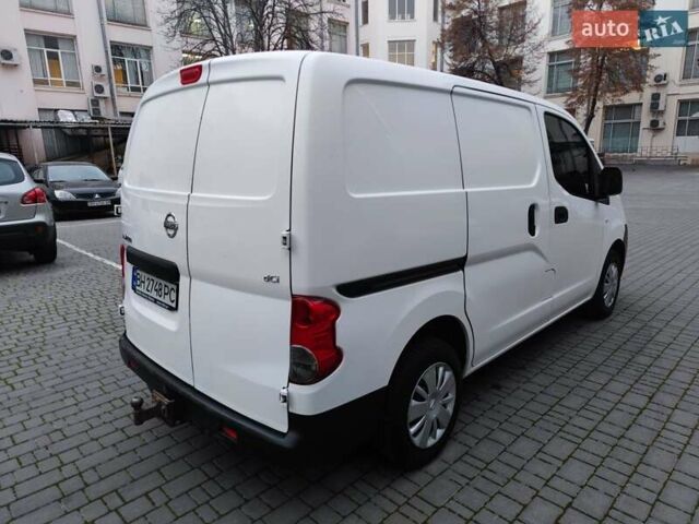 Білий Ніссан NV200, об'ємом двигуна 1.46 л та пробігом 245 тис. км за 6000 $, фото 4 на Automoto.ua